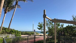 Unclassified image, 5 of 16, button - Quiet and Spacious Townhouse Steps From the Beach |* Fontana (Miami Beach)