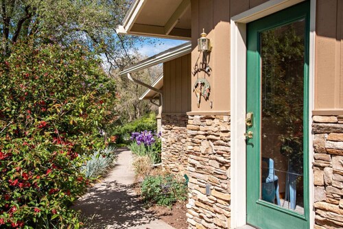 Comfortable Mtn Home Near Dwntwn Glenwood & Pools!