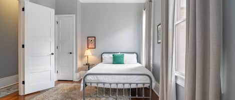 5 bedrooms, iron/ironing board, travel crib, WiFi (free)