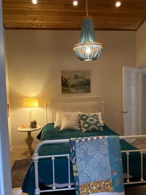 3 bedrooms, travel crib, free WiFi, bed sheets