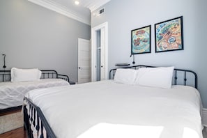 2 bedrooms, iron/ironing board, travel cot, free WiFi
