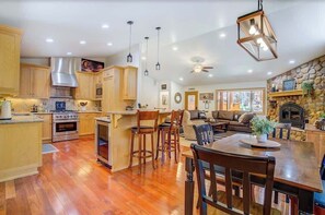 Interior - Big Bear Reset • Hot Tub • Large Game Room (Big Bear Lake)