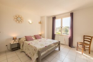 2 Schlafzimmer, Bügeleisen/Bügelbrett, kostenloses WLAN