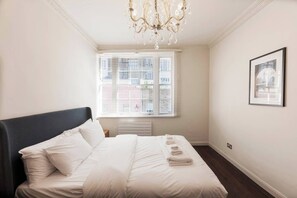 2 bedrooms, iron/ironing board, Internet, bed sheets