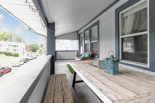 Chic❤️2BR near DT, 8 min walk to Franklin Park/Conservatory/Trolley District