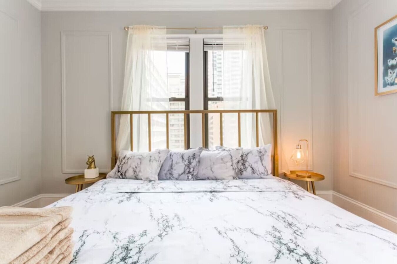 办公桌、熨斗/熨衣板、旅行婴儿床、免费 WiFi