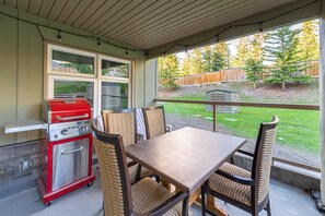 Terrace/patio - 3 Bedroom Unit for larger Group - WT (Canmore)
