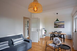 TV - Cosy 1 BDR Apt Belem Sleeps 4 (Lisboa)