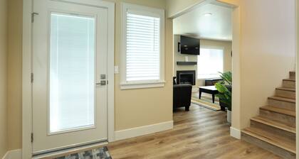 Large Townhouse in Downtown Pismo, Sleeps 12!