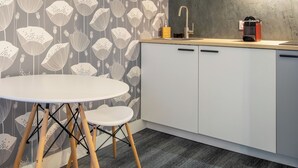 Dining - Comfortable Central Paris Studio Retreat (Paris)