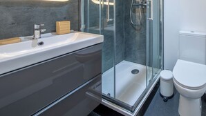 Shower, hair dryer - Comfortable Central Paris Studio Retreat (Paris)