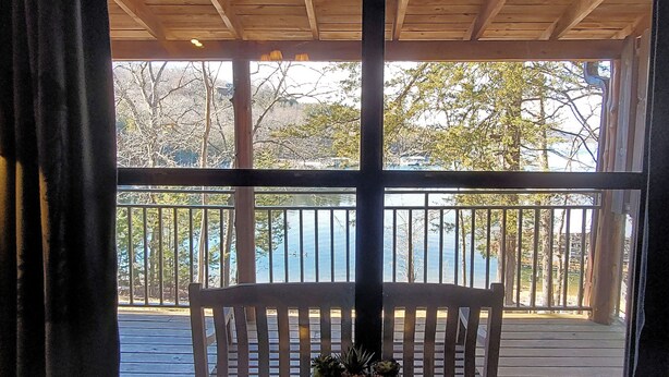 Interior - Beaver Lake Cabin on the Waterfront with Boat Dock & Swim Deck (Eureka Springs)