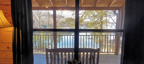 Beaver Lake Cabin on the Waterfront with Boat Dock & Swim Deck