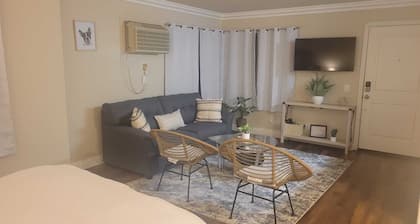 Studio near Universal Studios and downtown Burbank