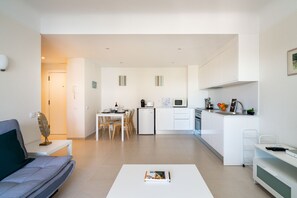 Interior - Newly inaugurated apartment for 4 in a private condominium with pool (Quarteira)