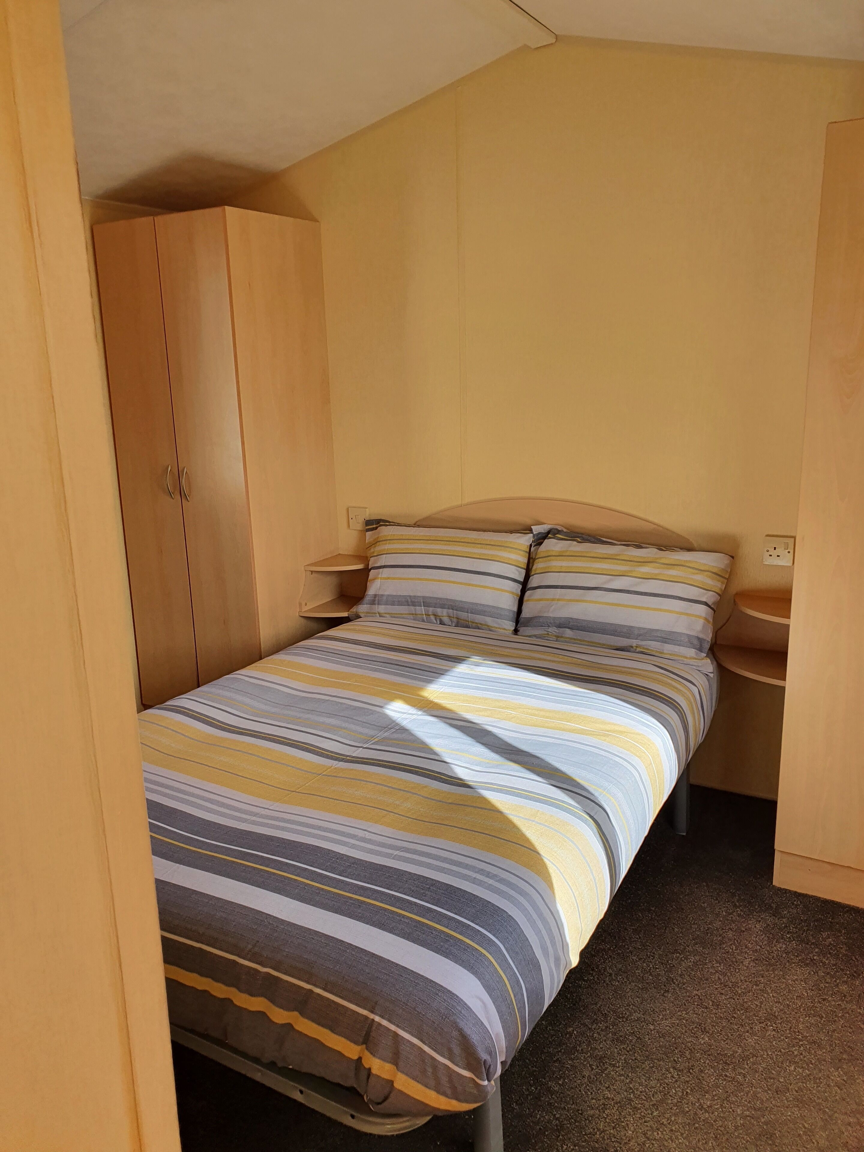 2 bedrooms, iron/ironing board, travel cot, free WiFi