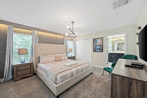 4 bedrooms, iron/ironing board, free WiFi, bed sheets