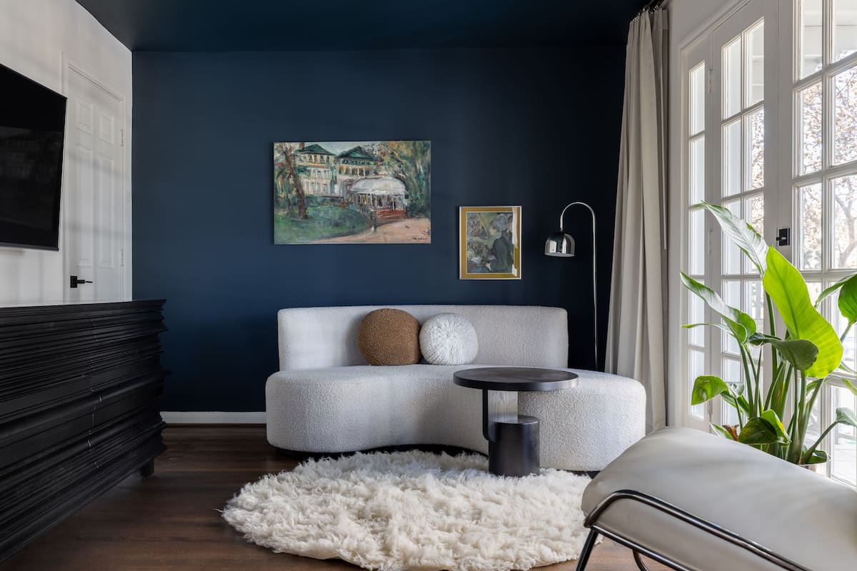 Bungalow Deluxe, 1 trÚs grand lit, dans les dépendances | 1 chambre, literie de qualité supérieure, minibar