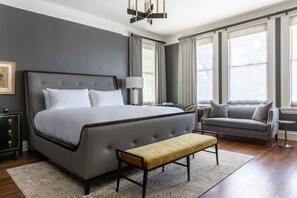 Chambre Signature, 1 très grand lit, vue sur la ville, secteur Affaires | Literie de qualité, minibar, coffre-fort, bureau