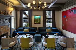 Lobby - La Colombe d'Or Hotel (Houston)