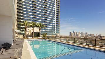 Outdoor pool, sun loungers