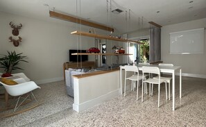 Dining - Cozy entire house in excellent location , close Brickell , Coconut Grove (Miami)