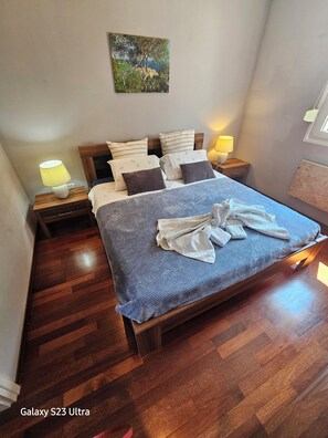 1 chambre, coffres-forts dans les chambres, bureau