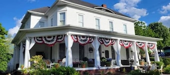 Victorian Spa EnSuite @ Nottingham PL, King Bed, Jacuzzi Near UVa-Wise & Main St