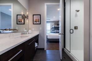 4 sovrum, strykjärn/strykbräda, gratis wi-fi och sängkläder