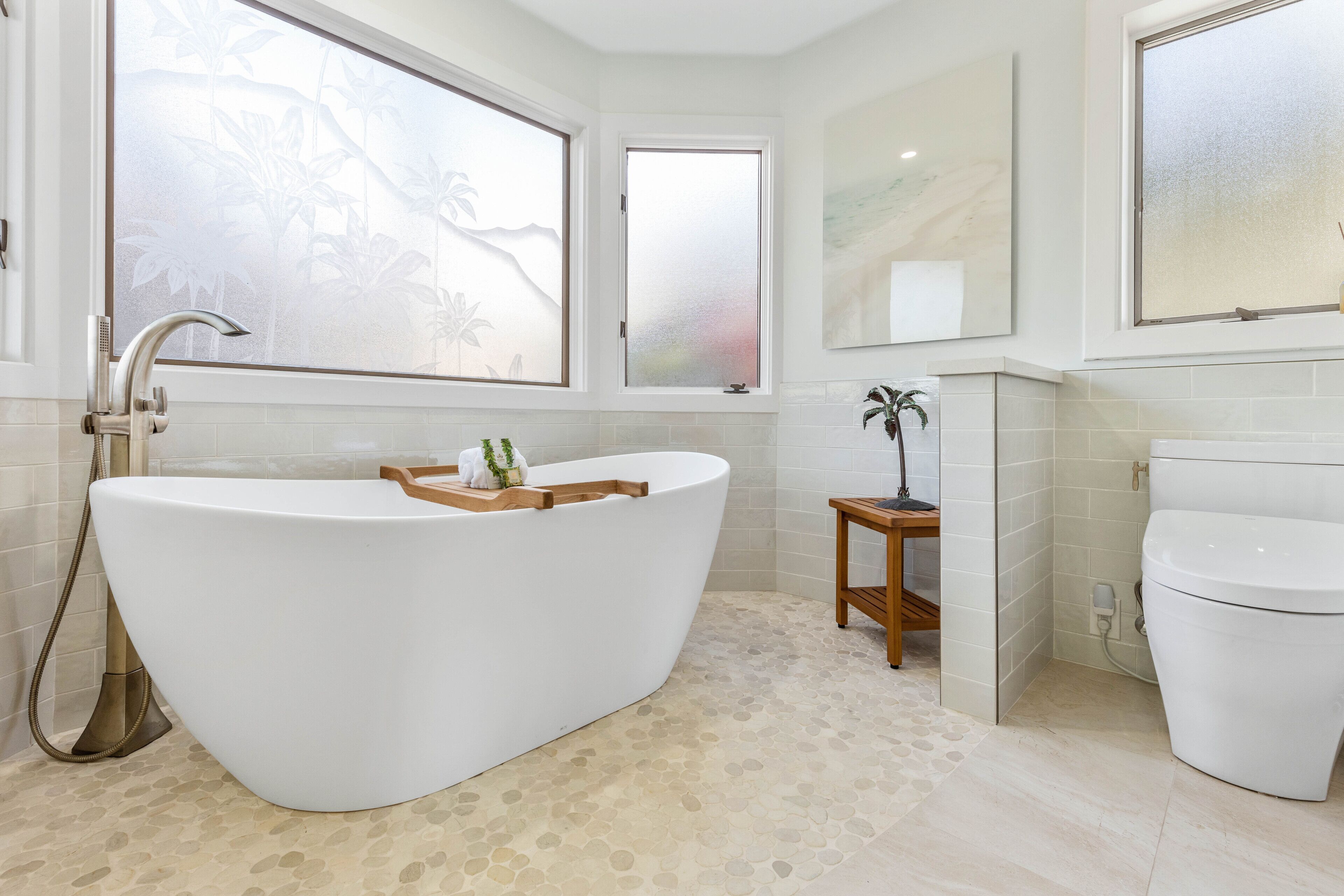 Bathtub, hair dryer, towels