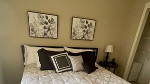 2 bedrooms, desk, iron/ironing board, WiFi (free)