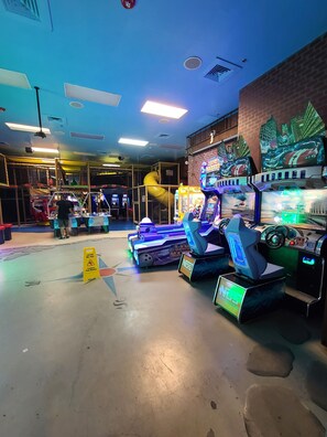 Game room - Private Room In Regal Palms Resort, Davenport FL, Sleeps 2 (Davenport)