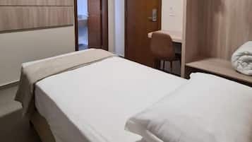 Single Room | Egyptian cotton sheets, premium bedding, individually furnished, desk