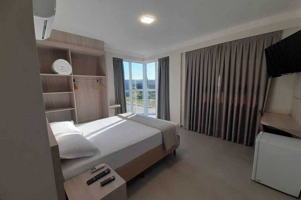 Twin Room | Egyptian cotton sheets, premium bedding, desk, WiFi (free)