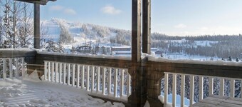 Hallan paroni b paritalo by Interhome