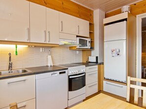 Réfrigérateur, micro-ondes, lave-vaisselle