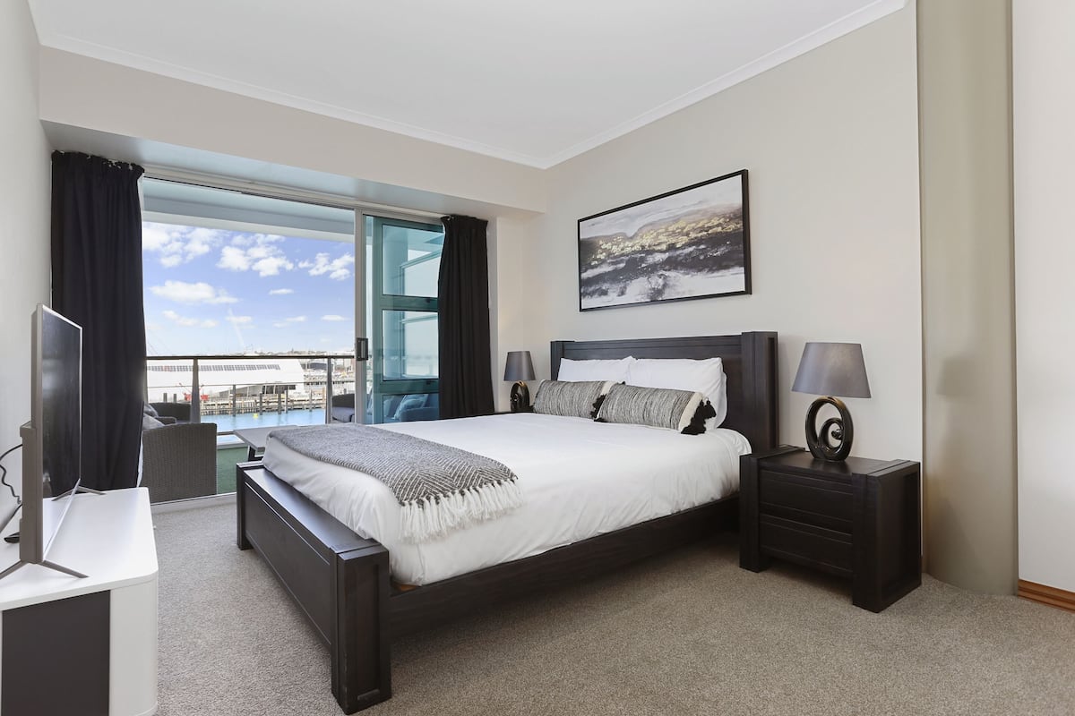 2 Bedroom Harbourside View