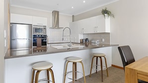 2 Bedroom Harbourside View | Private kitchen - Pillo's Princess Wharf 20 (Auckland)