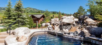 Heated Pool, Hot Tubs, Game Room - Private Washer/Dryer