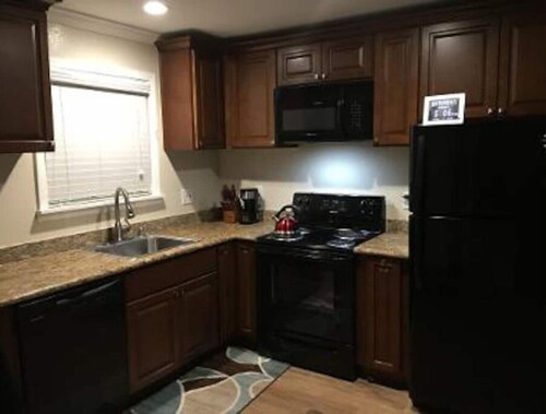 2 bdrm apartment available for two months july aug