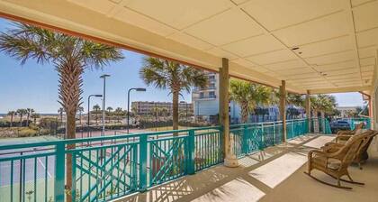 Updated ROOMY 3 bedroom Waterview w/Pool Sleeps 9 -Pool, Pier, Tennis/Pickleball