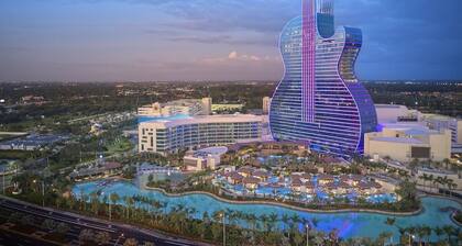 Casa Lani 🌅 Charming Stylish Modern Fort Lauderdale Suburban Home - HEATED Pool