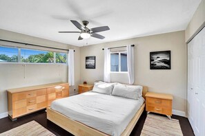 3 slaapkamers, een strijkplank/strijkijzer, reisbedje, gratis wifi