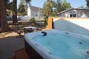 Bañera de hidromasaje exterior