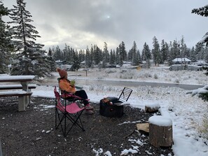 Hiking - One Studio with BBQ & a Huge Patio (Canmore)