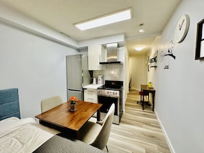 Luxury Studio | Private kitchen | Fridge, microwave, oven, coffee/tea maker - One Studio with BBQ & a Huge Patio (Canmore)