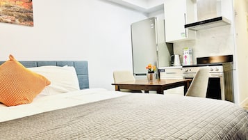 Studio Cao cấp | Bộ đồ giường cao cấp, nệm cao su hoạt tính (memory foam)
