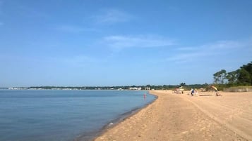 靠近海滩