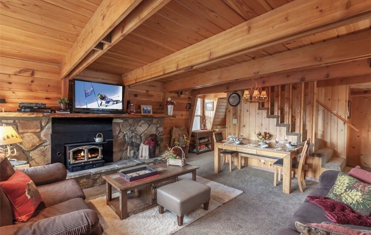 Smart TV, fireplace, DVD player