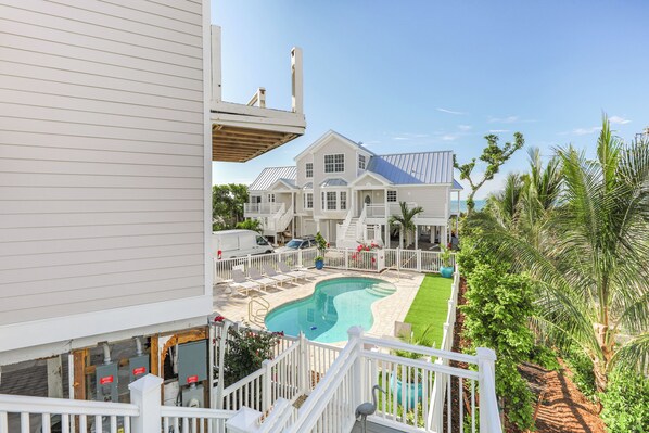 Property grounds - Sandals unit A - Gorgeous Gulf Front Property! (Sanibel)